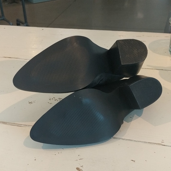 NWT black snake slides - Picture 3 of 3